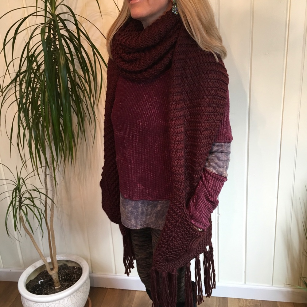 NEW BEAUTIFUL KNIT SCARF WITH POCKETS WINE COLOR - Picture 2 of 10
